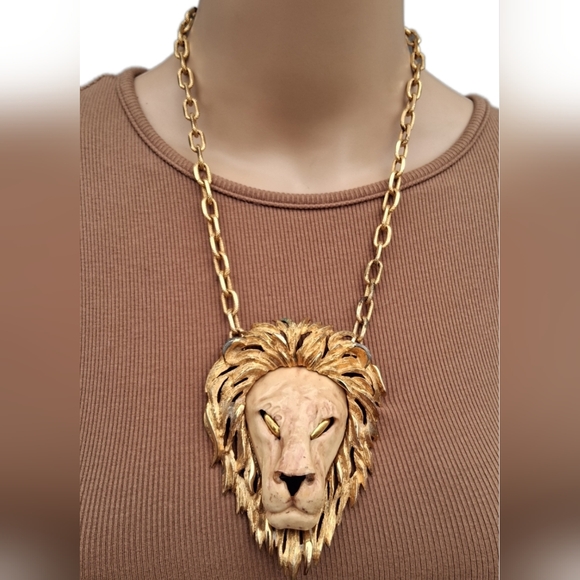 Vintage Jewelry - Vintage 1970s Oversized Lion Head Statement Necklace Gold Tone